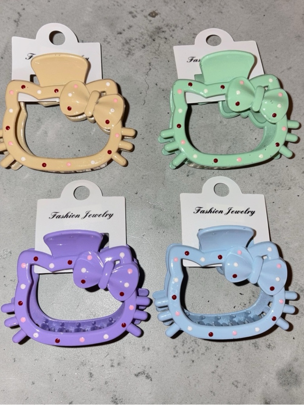 SET of 4 Hello Kitty Hair Clips